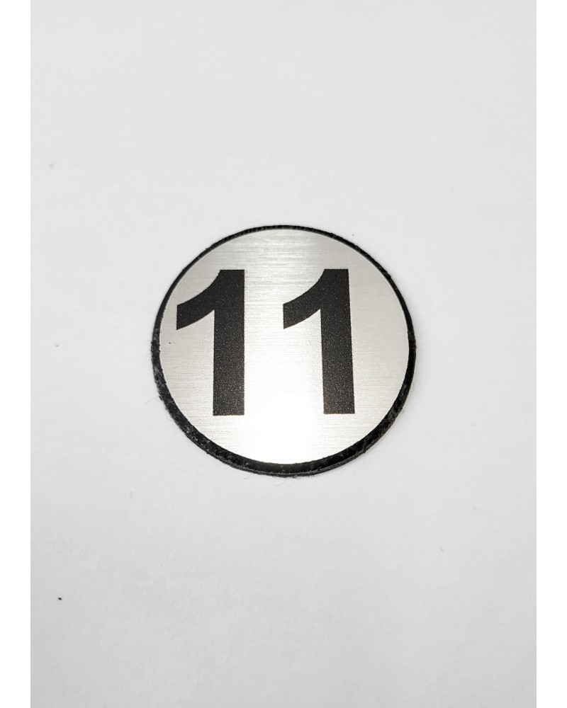 Цифра 11, сребрист кръг 4 см