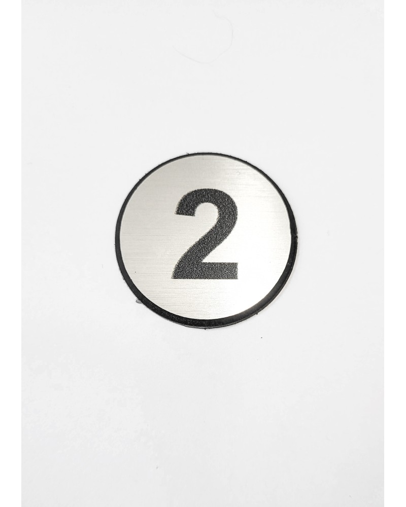 Цифра 2, сребрист кръг 4 см