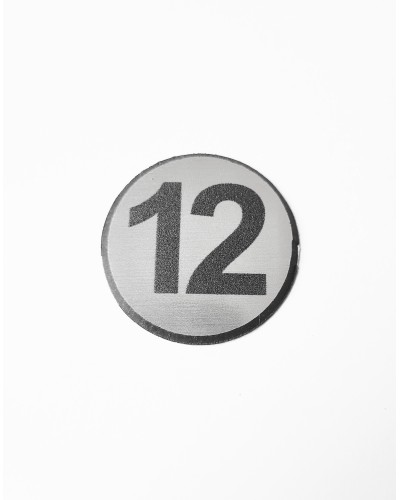 Цифра 12, сребрист кръг 4 см
